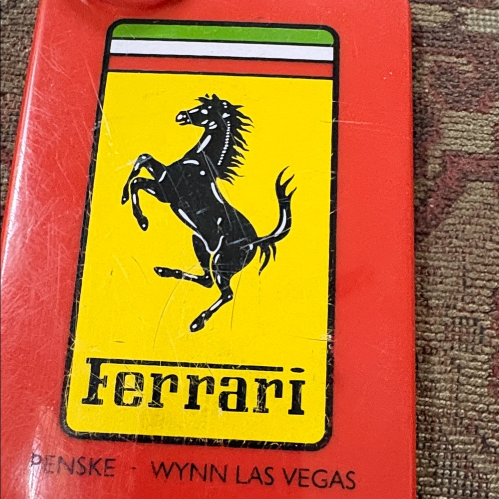 Ferrari Red and Yellow Emblem Keyring - Picture 2 of 5